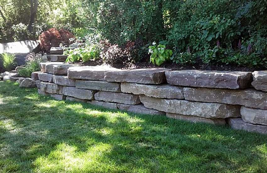 Granite masonry retaining wall detail