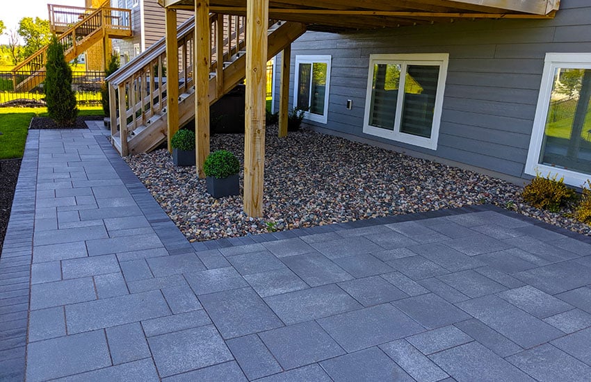 Backyard paver patio design Minnesota